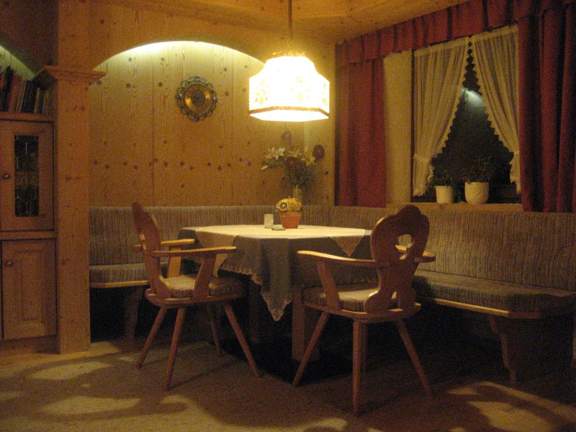 Ban Kneissl'S Apartment Umhausen Bagian luar foto
